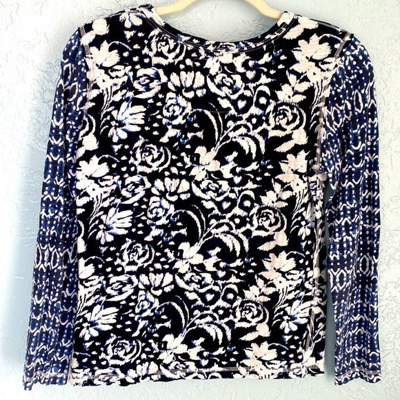 🦋Sundance🦋Floral Jacquard Long Sleeve Tee - Picture 2 of 4